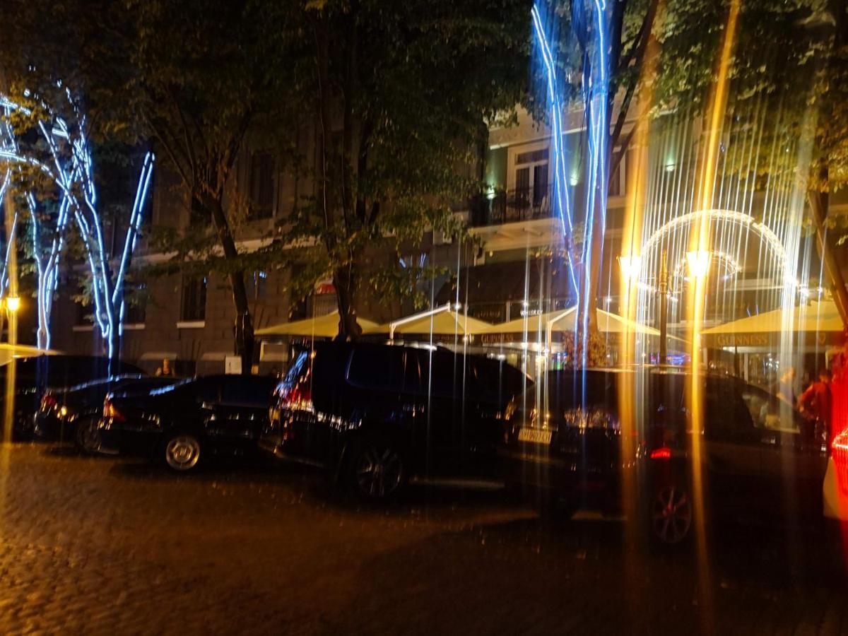 Затишні Апартаменти, Вулиця Дерибасівська, 13 Odessza Kültér fotó